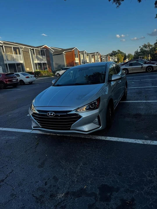 2019 Hyundai Elantra - Image 4 of 9