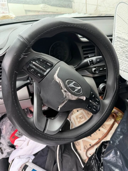 2019 Hyundai Elantra - Image 5 of 8