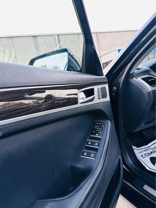 2019 Hyundai Genesis - Image 5 of 18