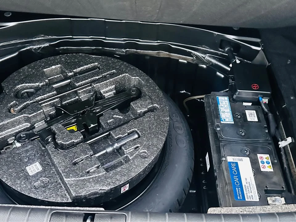 2019 Hyundai Genesis - Image 12 of 18