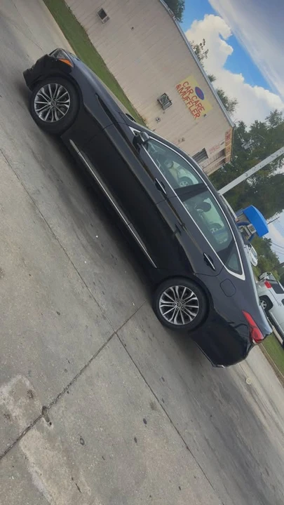 2019 Hyundai Genesis - Image 2 of 3