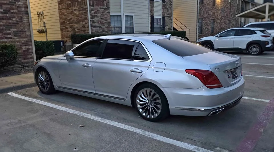 2019 Hyundai Genesis - Image 2 of 12