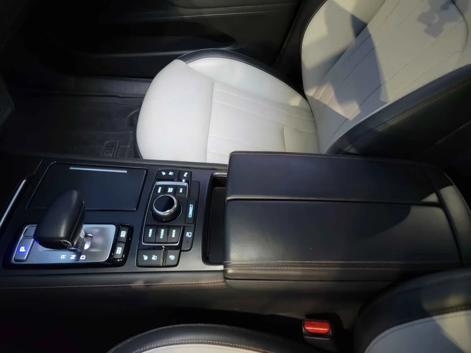 2019 Hyundai Genesis - Image 14 of 20