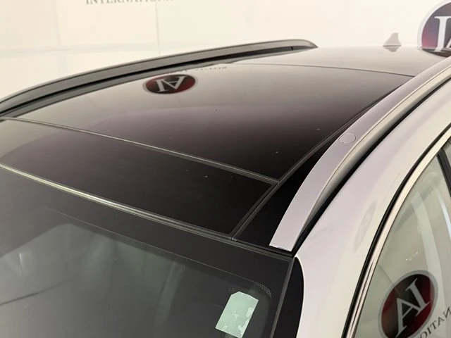 2019 Hyundai Santa Fe - Image 11 of 20