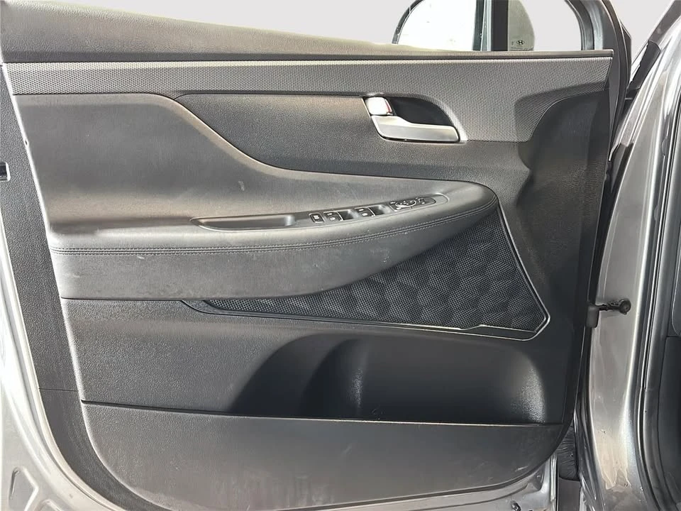 2019 Hyundai Santa Fe - Image 15 of 20