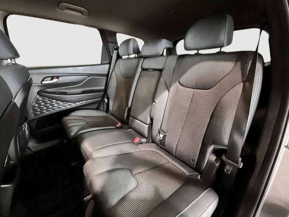 2019 Hyundai Santa Fe - Image 18 of 20