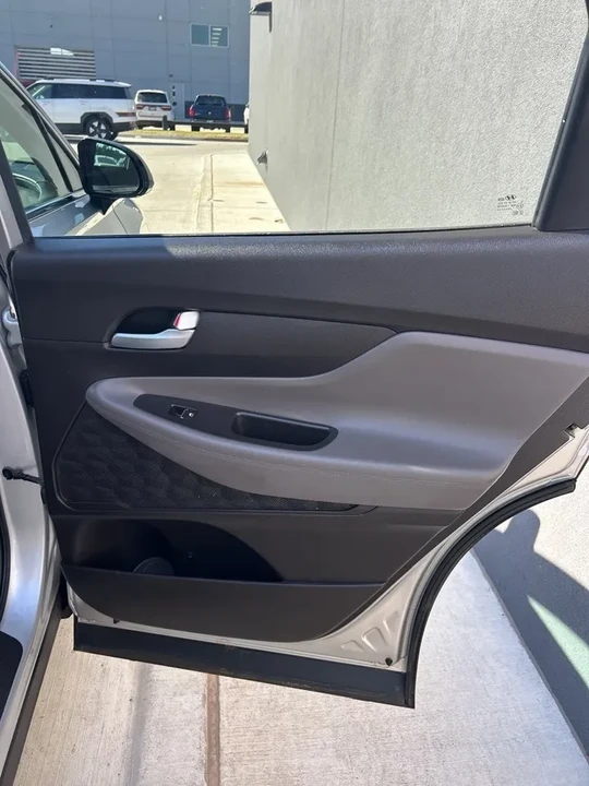 2019 Hyundai Santa Fe - Image 13 of 15
