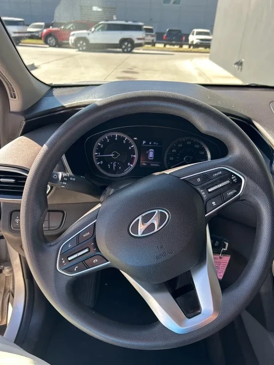 2019 Hyundai Santa Fe - Image 10 of 15