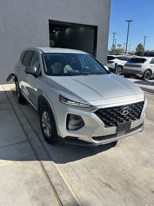 2019 Hyundai Santa Fe - Image 4 of 15