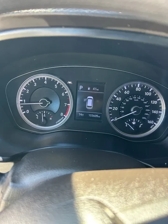 2019 Hyundai Santa Fe - Image 9 of 15