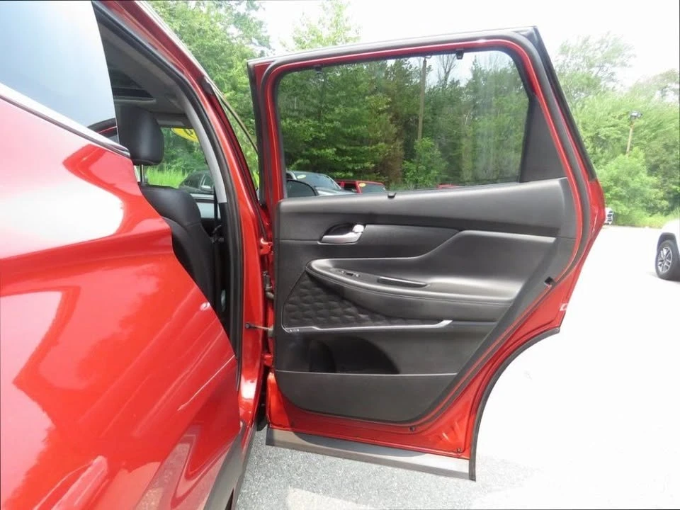 2019 Hyundai Santa Fe - Image 16 of 20