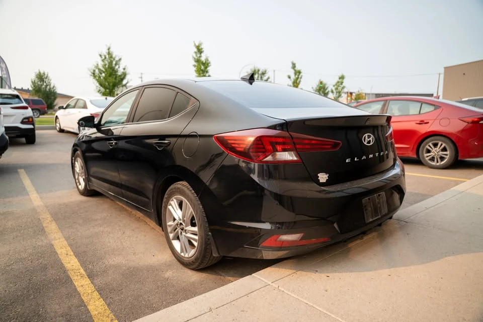 2019 Hyundai Elantra - Image 5 of 15