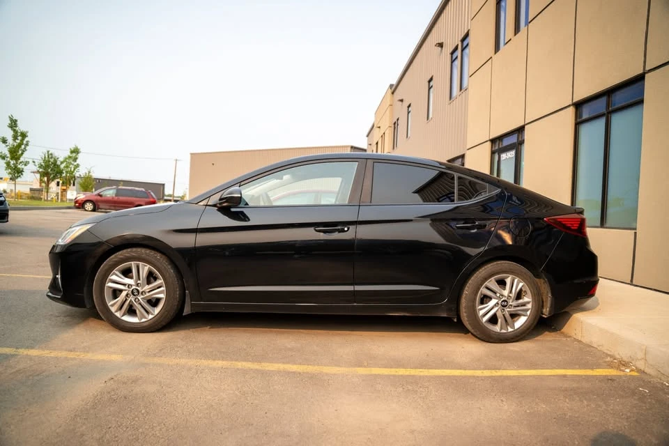 2019 Hyundai Elantra - Image 4 of 15
