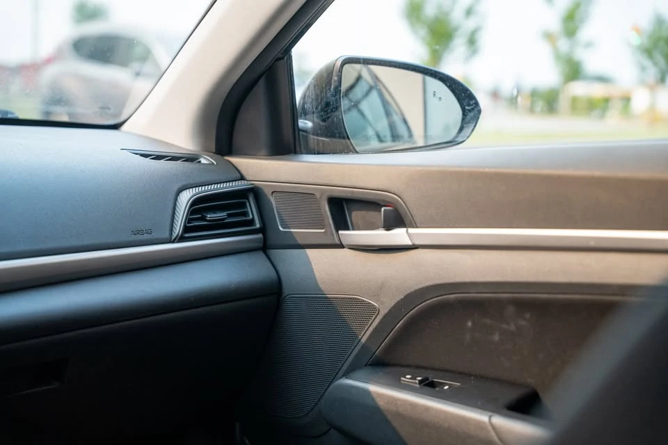 2019 Hyundai Elantra - Image 11 of 15