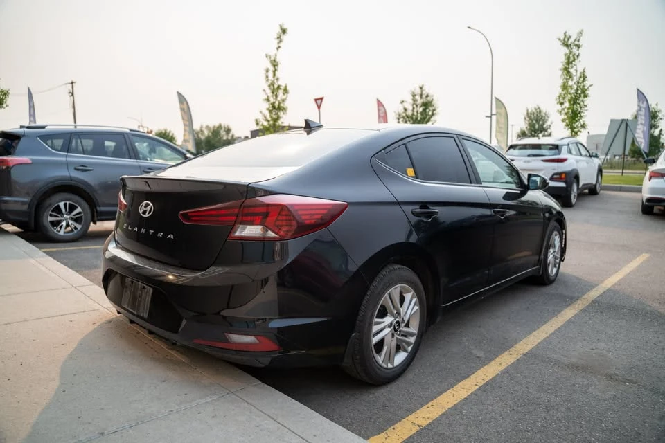 2019 Hyundai Elantra - Image 6 of 15