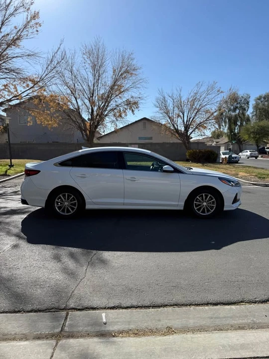 2019 Hyundai Sonata - Image 4 of 15