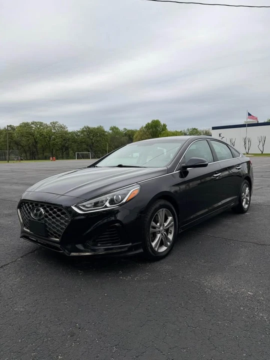 2019 Hyundai Sonata - Image 2 of 11