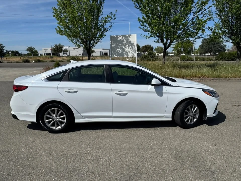 2019 Hyundai Sonata - Image 8 of 17