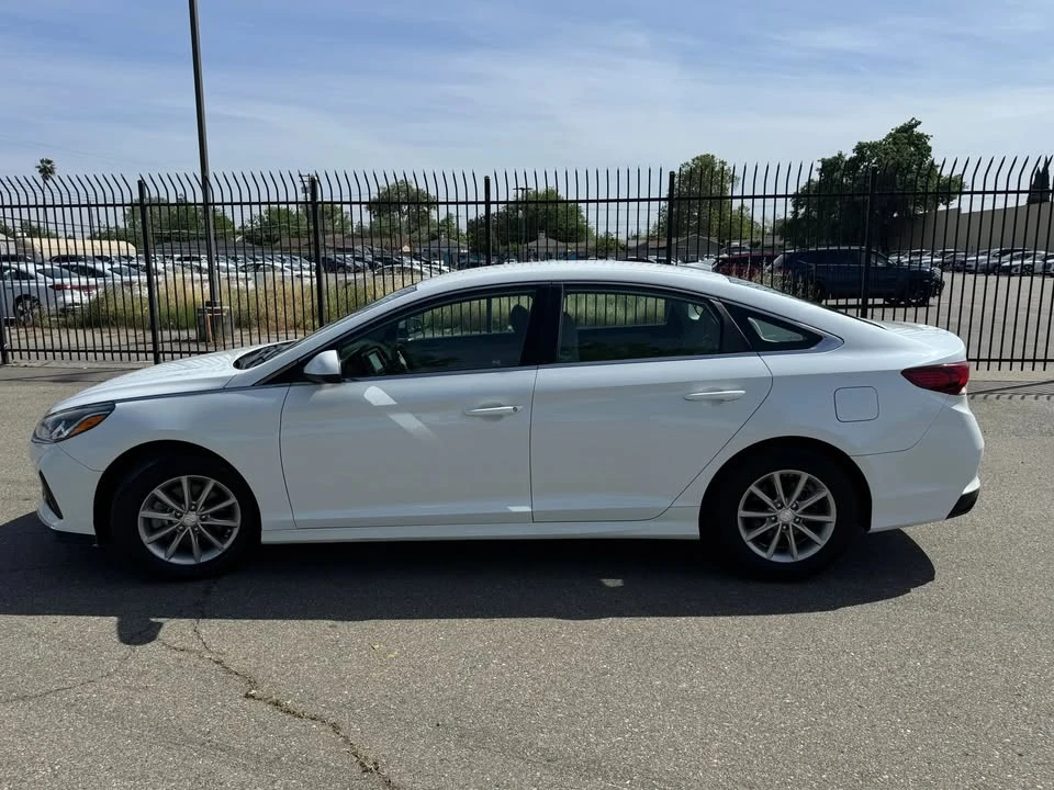 2019 Hyundai Sonata - Image 4 of 17