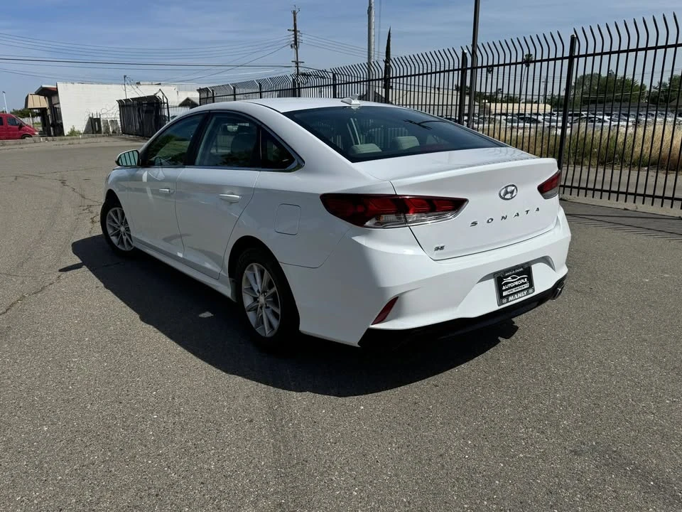 2019 Hyundai Sonata - Image 5 of 17