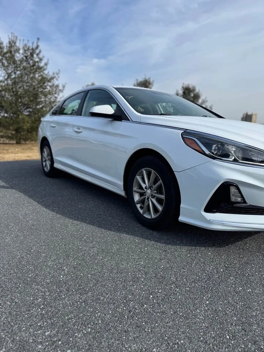 2019 Hyundai Sonata - Image 2 of 18
