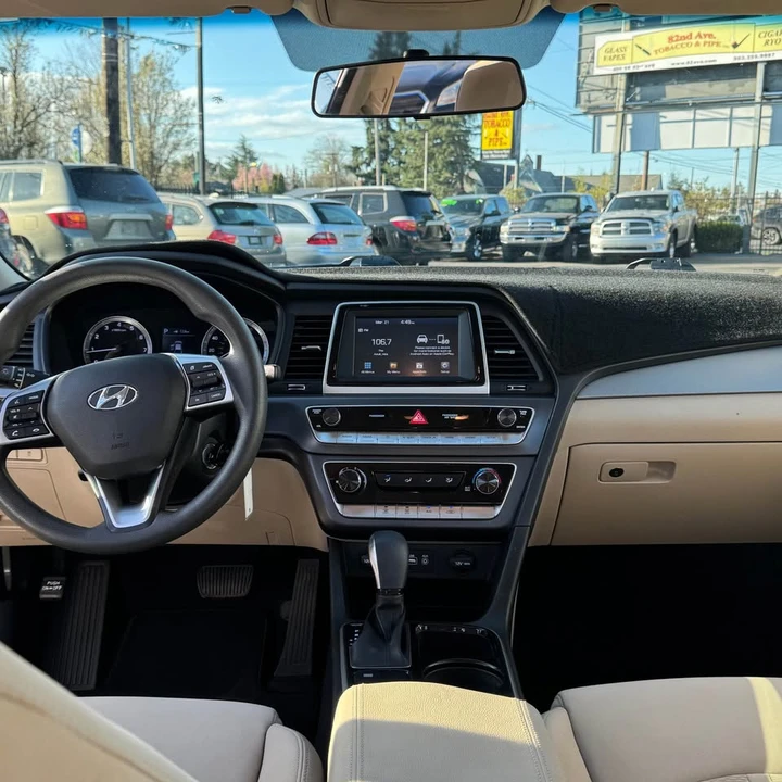 2019 Hyundai Sonata - Image 11 of 16