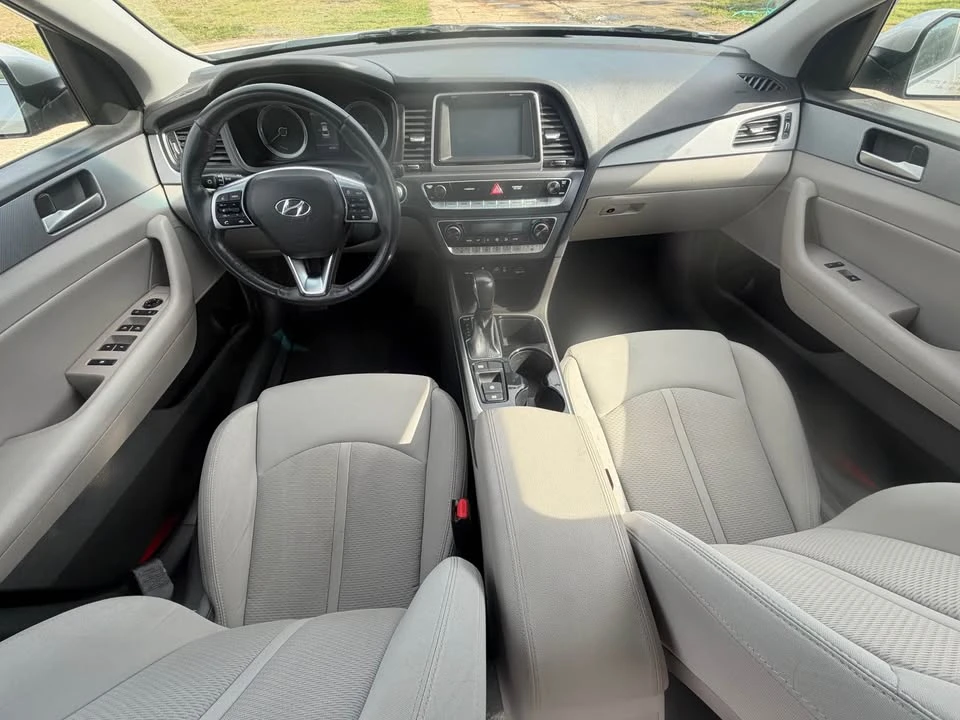 2019 Hyundai Sonata - Image 10 of 17