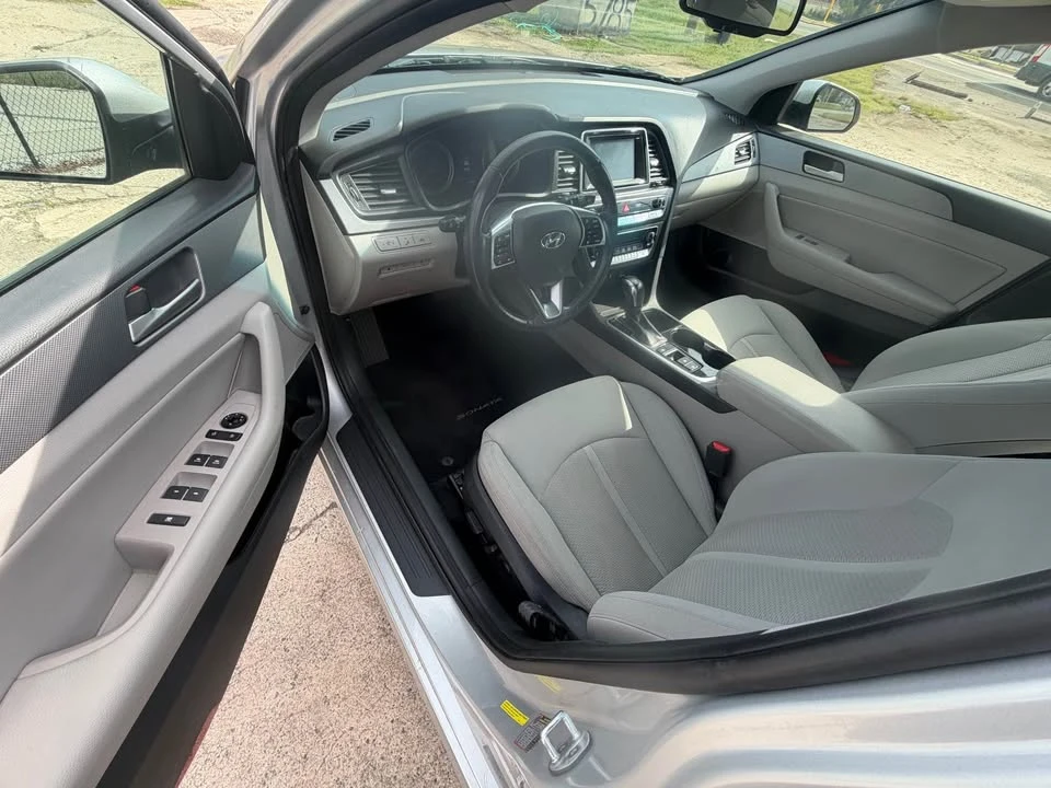 2019 Hyundai Sonata - Image 9 of 17