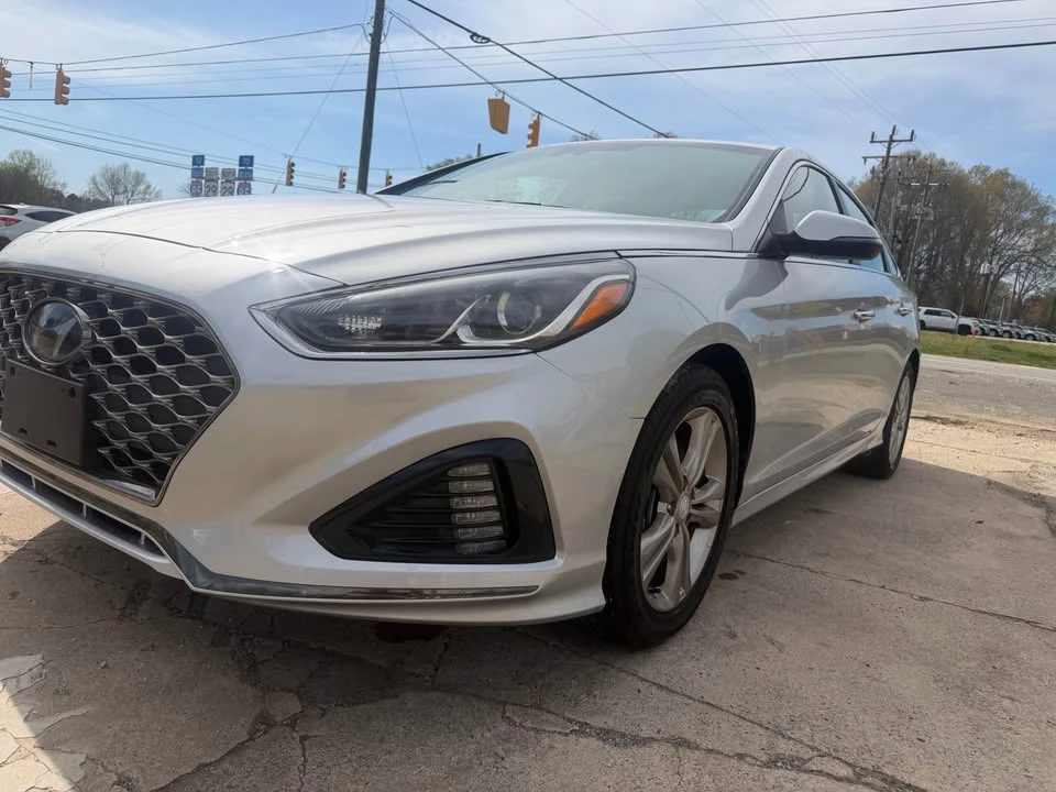 2019 Hyundai Sonata - Image 4 of 17