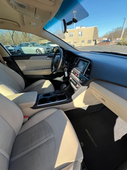 2019 Hyundai Sonata - Image 10 of 14