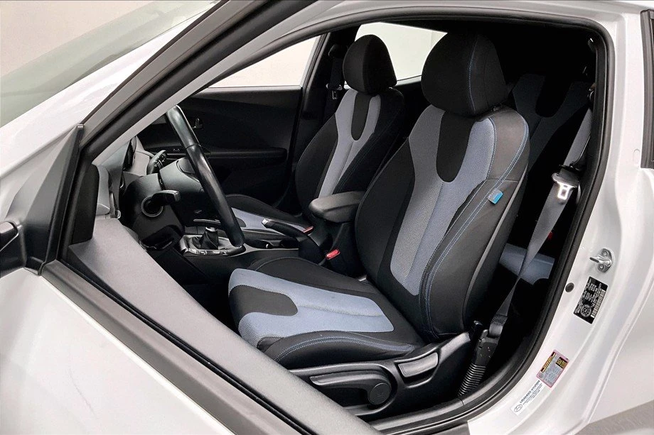 2019 Hyundai Veloster - Image 6 of 9