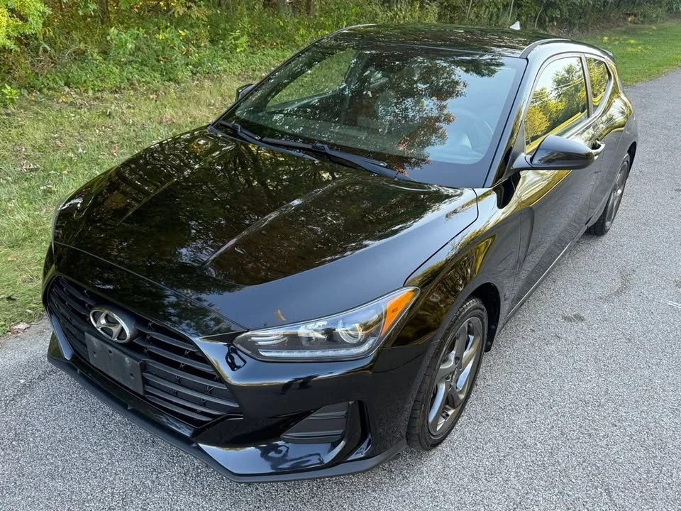2019 Hyundai Veloster - Image 2 of 18