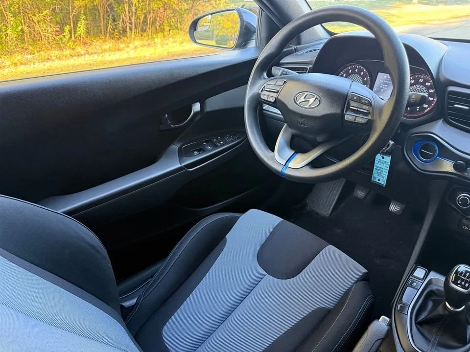 2019 Hyundai Veloster - Image 14 of 18