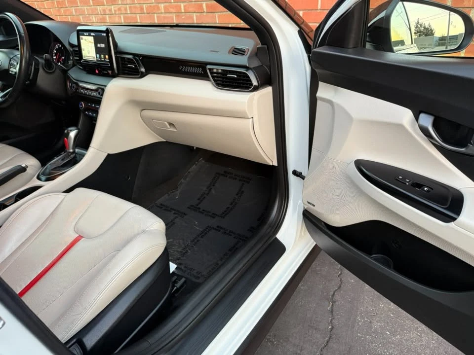 2019 Hyundai Veloster - Image 13 of 20