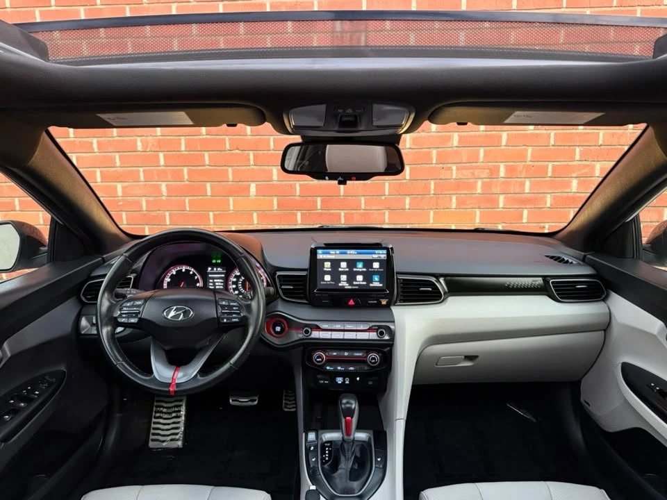 2019 Hyundai Veloster - Image 11 of 20