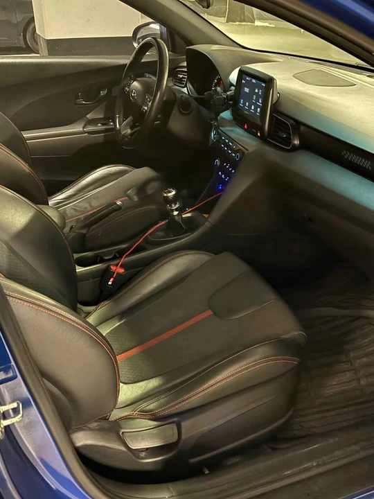 2019 Hyundai Veloster - Image 8 of 9