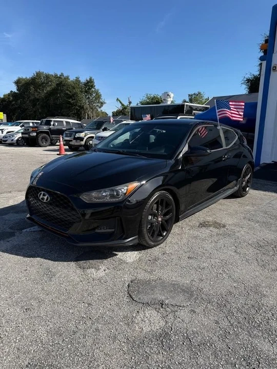 2019 Hyundai Veloster - Image 2 of 20
