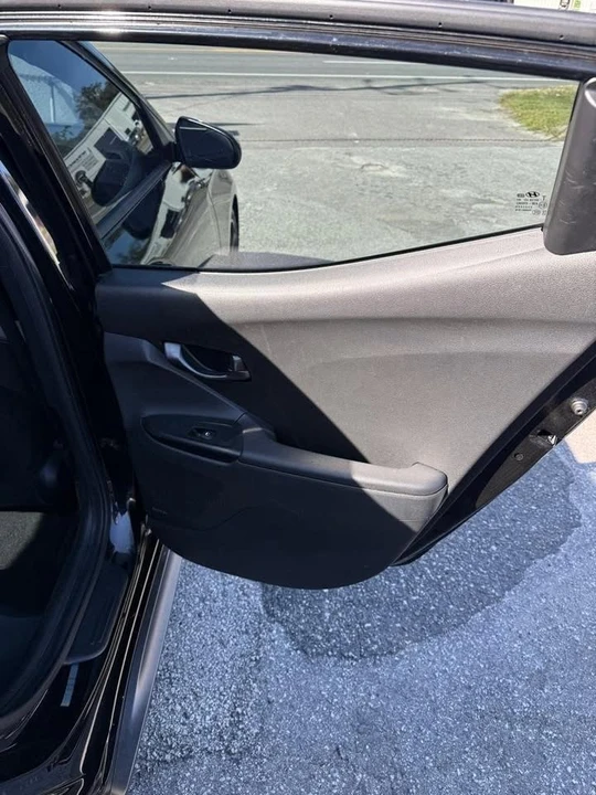 2019 Hyundai Veloster - Image 13 of 20