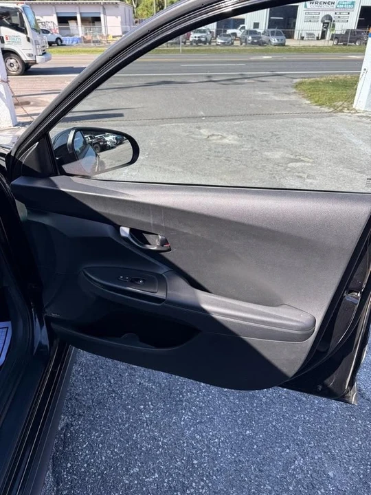 2019 Hyundai Veloster - Image 15 of 20