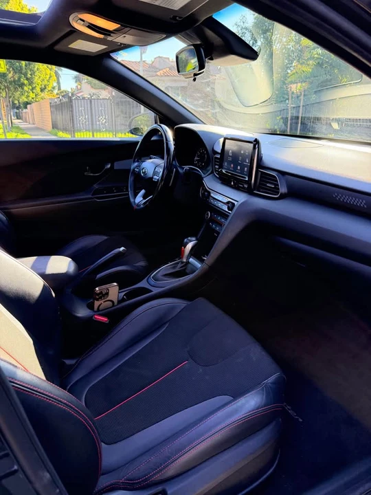 2019 Hyundai Veloster - Image 6 of 9