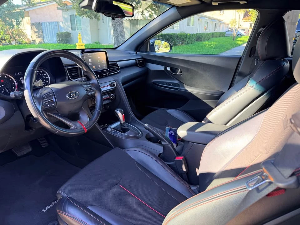 2019 Hyundai Veloster - Image 8 of 9