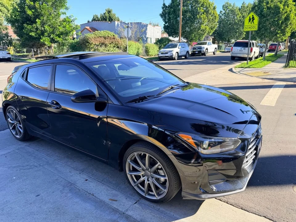 2019 Hyundai Veloster - Image 2 of 9
