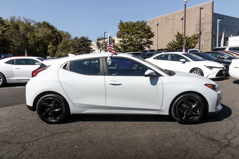 2019 Hyundai Veloster - Image 10 of 19