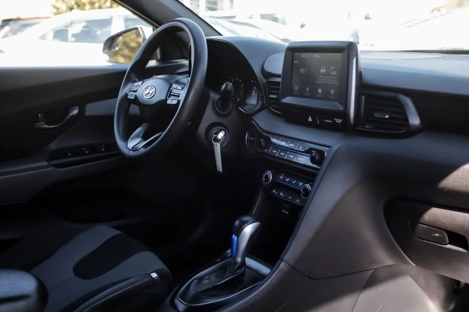 2019 Hyundai Veloster - Image 4 of 19