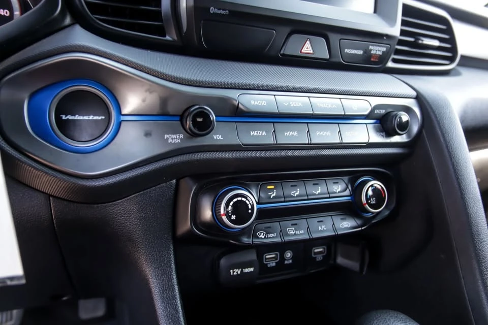 2019 Hyundai Veloster - Image 15 of 19