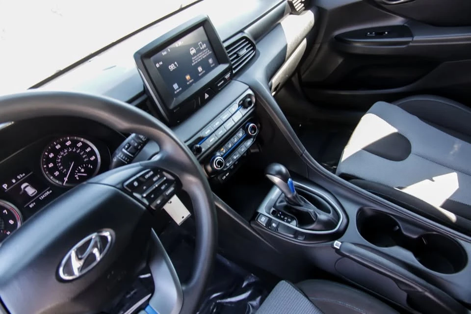 2019 Hyundai Veloster - Image 2 of 19