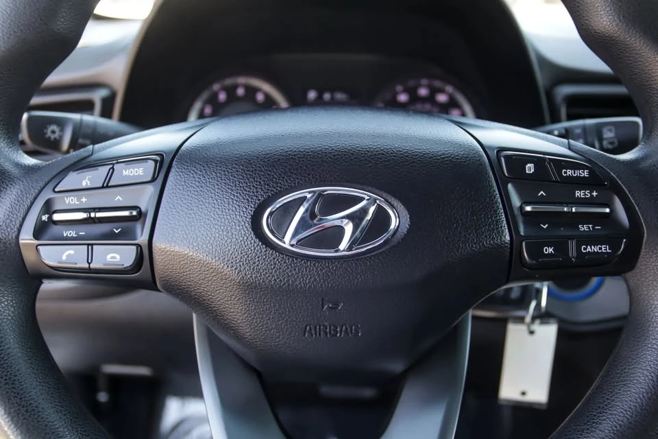 2019 Hyundai Veloster - Image 14 of 19