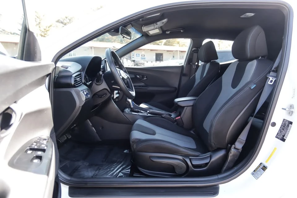 2019 Hyundai Veloster - Image 11 of 19