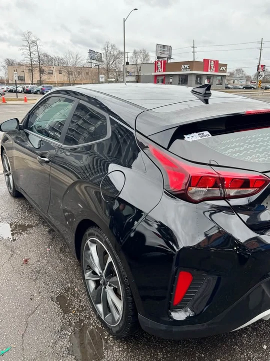 2019 Hyundai Veloster - Image 4 of 11