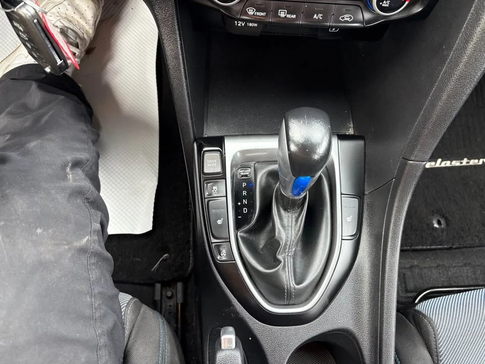 2019 Hyundai Veloster - Image 19 of 20